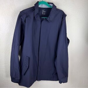 NIKE STANDARD FIT Rain/Outdoor Jacket. Two way zip front. Air vent on back.